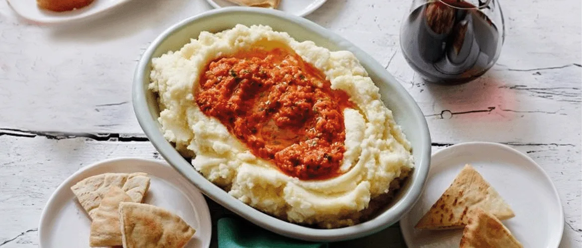 Patates Püresi ve Közlenmiş Kırmızı Biber Sosu